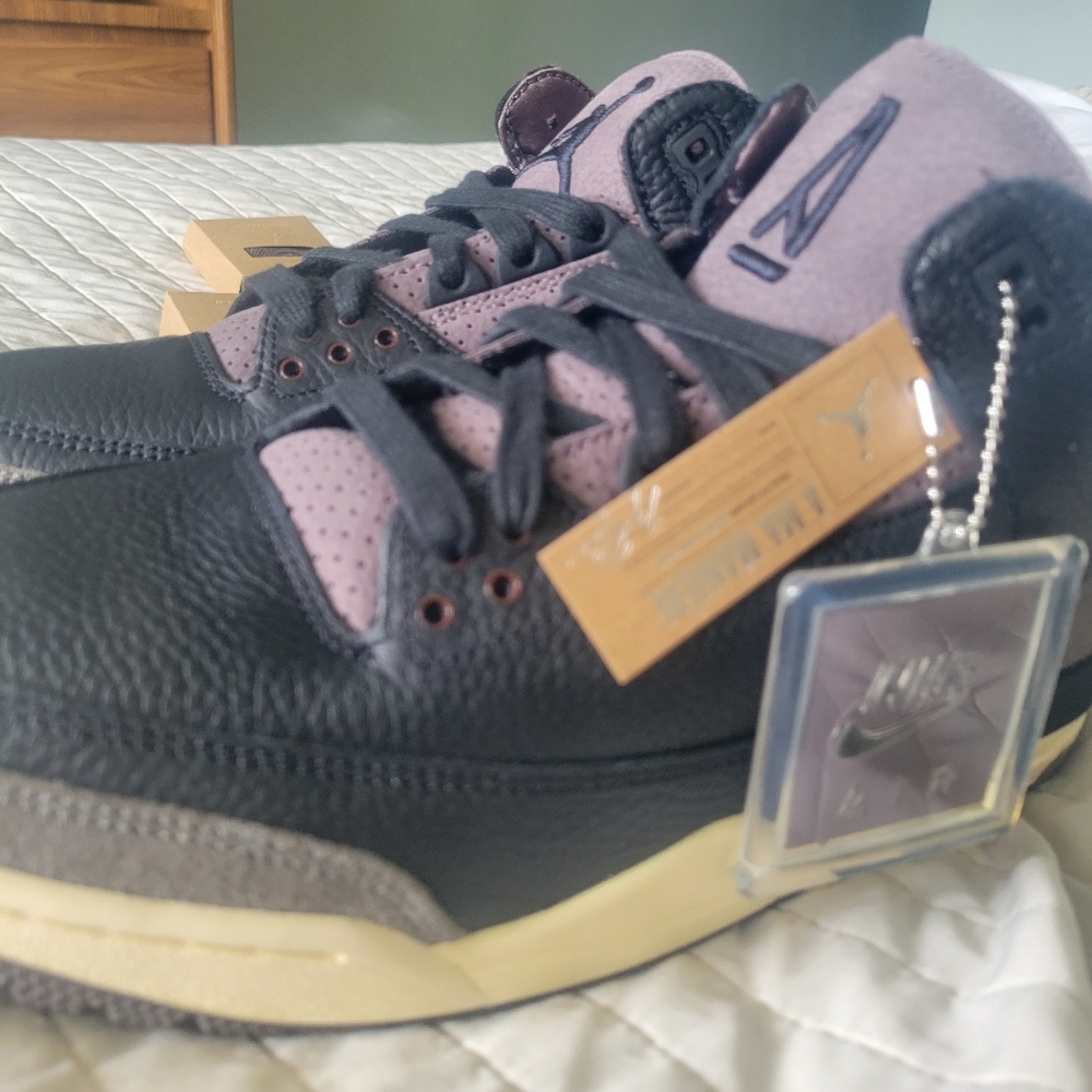 Jordan Women's Sneakers Black and Purple - Picture 6 of 8